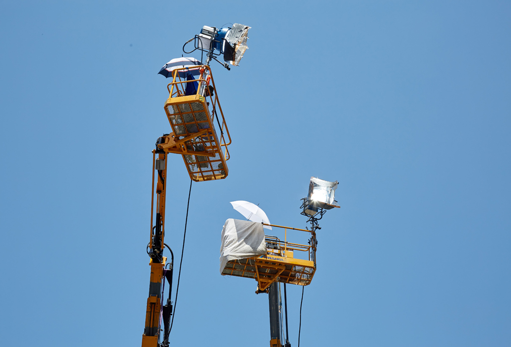 Telescopic boom lifts in front of the Park Hyatt Vienna